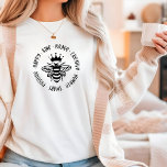 Beartige einfache moderne Inspirationstypografie T-Shirt<br><div class="desc">Bee Kind Simple Modern Inspiration Typografie Frauenmode Fashion T - Shirt Top präsentiert den Text "Kind,  tapfer,  kreativ" in einer modernen Schriftzeichen-Typografie mit einer Biene mit einer Krone. Perfekt als Geschenk für sie zum Geburtstag,  Weihnachten,  Muttertag,  beste Freunde,  Schwestern und mehr. Von Evco Studio entworfen www.zazzle.com/store/evcostudio</div>