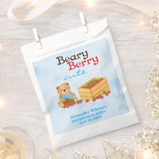 Beary Berry Niedlich Cub Strawberry Boy Birthday P Geschenktütchen (Ausgeschnitten)