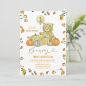 Beary First Birthday Pumpkin Green Autumn Leaves Einladung (Stehend Vorderseite)