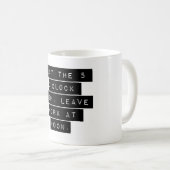 Beat the 5-Uhr-Rush Kaffeetasse (VorderseiteRechts)