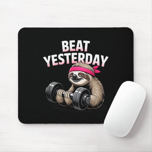 Beat Yesterday Funny Sloth Barbell Training Mousepad (Mit Mouse)