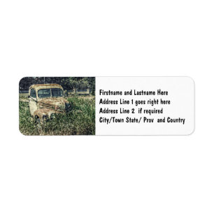 Beater Vintager antiker LKW auf dem Bauernhof