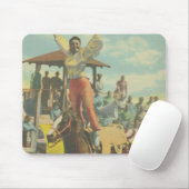 Beatrice-Fassbinder, der einen römischen Stand tut Mousepad (Mit Mouse)