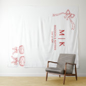 Beatrice Ribbon Red Wedding Wandteppich (Beispiel (Horizontal))