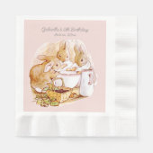 Beatrix Potter Bunnies Berries und Cream Birthday Serviette (Vorderseite)