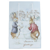 Beatrix Potter Snowman und Bunnies Holiday Mittlere Geschenktüte (Rückseite)