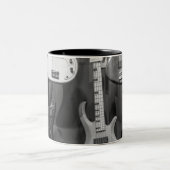 Beautiful Bass Guitar Zweifarbige Tasse (Mittel)