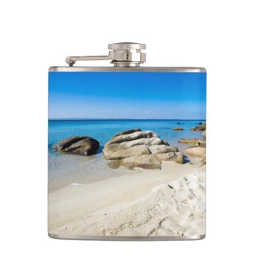 Beautiful beach at the Mediterranean Sea Flachmann (Vorderseite)