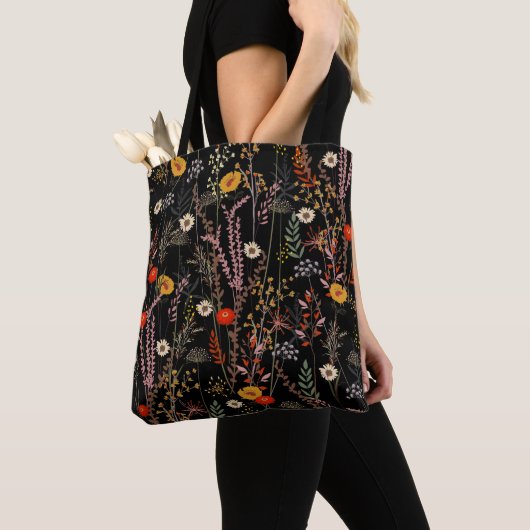 Beautiful blooming meadow flowers pattern tasche (Von Nahem)