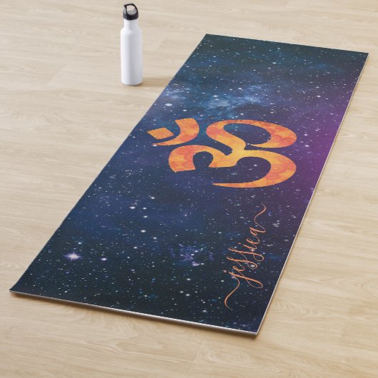 Beautiful Blue Cosmic Galaxy OM Individuelle Name Yogamatte (Beispiel)