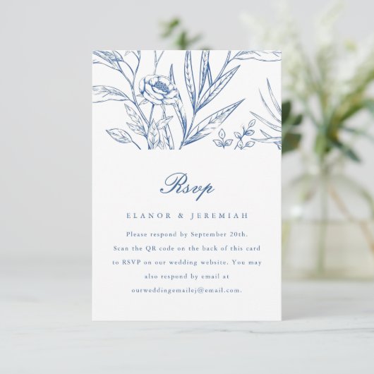 Beautiful Blue Floral Wedding RSVP mit QR Code (Stehend Vorderseite)
