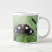 Beautiful Blue Gepunktet Butterfly Tasse (Rechts)
