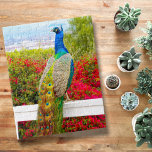 Beautiful Blue Green Peacock Foto Stilvoll Chic Puzzle<br><div class="desc">Nichts ist so atemberaubend wie ein königsblauer Pfau mit seinen blauen, jugendfarbenen Federn, gegenüber einem leuchtend roten blühenden Busch mit Blick auf einen südkalifornischen Hafen. Feiern Sie jeden Tag seine Schönheit, wenn Sie an diesem einzigartigen, farbenfrohen Puzzle für Fotografie arbeiten. Ein tolles Geschenk für jemanden, der etwas Besonderes ist! Kommt...</div>