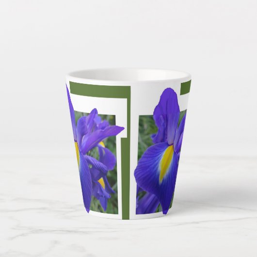 Beautiful Blue Iris Design Latte Tasse (Vorderseite)