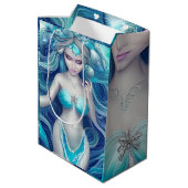 Beautiful Blue Seashell Mermaid Graphic Mittlere Geschenktüte (Rückseite Schrägansicht)