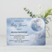 Beautiful Blue Sky mit Flying Swans Baby Dusche Einladung (Stehend Vorderseite)