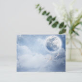 Beautiful Blue Sky mit Flying Swans Together Postkarte (Stehend Vorderseite)