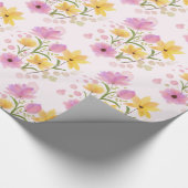 Beautiful Floral Bouquet Pinks Yellows Geschenkpapier (Ecke)