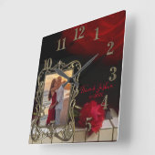 Beautiful Foto Clock on Piano Keys Quadratische Wanduhr (Winkel)