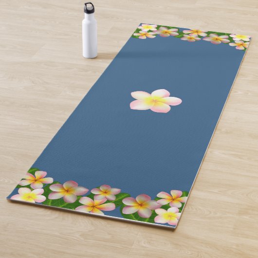 Beautiful Frangipani Blume auf Award Blue Yogamatte (Beispiel)