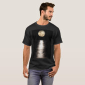 Beautiful Full Moon Lake Reflection - Bestseller T-Shirt (Vorne ganz)
