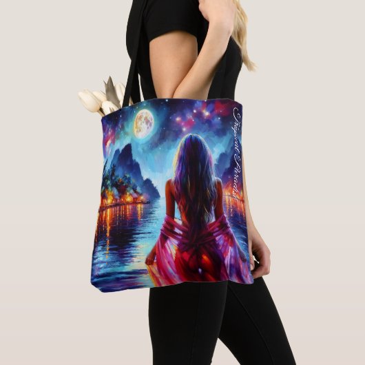 Beautiful girl watching glowing night water tasche (Von Nahem)