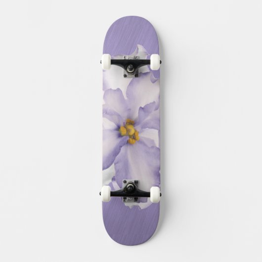 Beautiful Lavender Orchid Skateboard (Vorderseite)