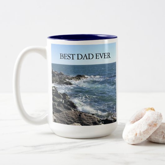 Beautiful Ocean Photo Best Dad Ever Seashore Zweifarbige Tasse (Mit Donut)