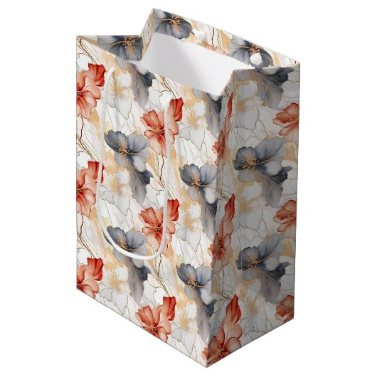 Beautiful Peach Blue Floral Mittlere Geschenktüte (Vorderseite Schrägansicht)