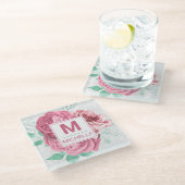 Beautiful Pink Garden Rose Monogram Glasuntersetzer (Schrägansicht)