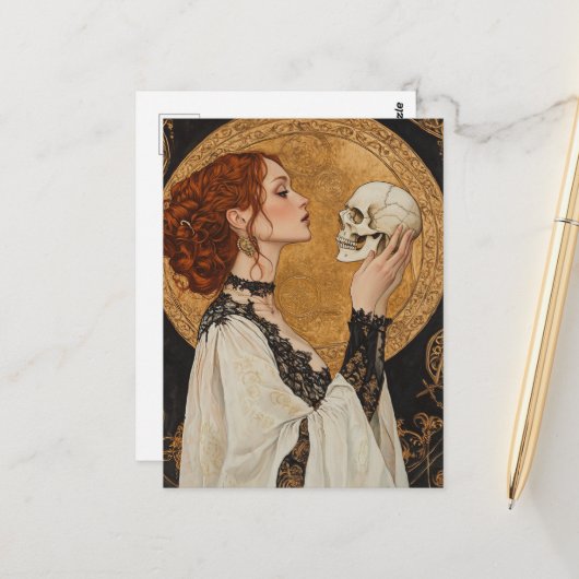 Beautiful Red haired Goddess Woman With a Skull Postkarte (Vorderseite/Rückseite Beispiel)