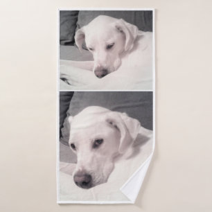 Beautiful Regal White Labrador Mix Dog Gray Bath Badehandtuch