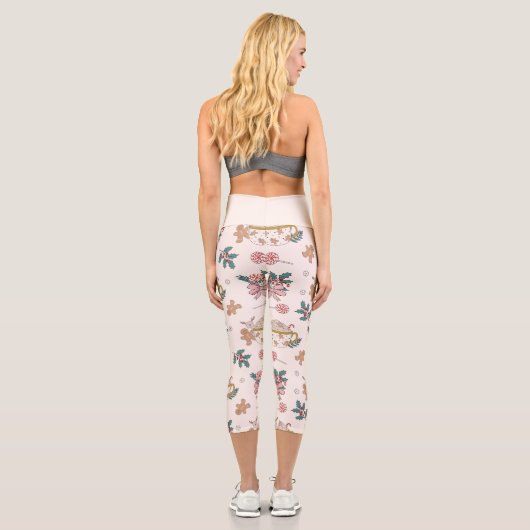 Beautiful Retro Christmas Gingerbread Holly Berry Capri Leggings (Rückseite)