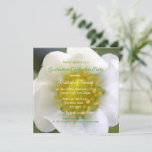 Beautiful white Erdbeere Blume Graduation Party Einladung (Stehend Vorderseite)