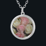 Beautiful White Roses Blume Bouquet Versilberte Kette<br><div class="desc"></div>