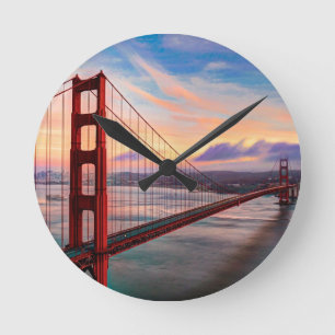 Beautiful winter sunset at Golden Gate Bridge Runde Wanduhr