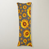 Beautiful yellow flowers on gray background seitenschläferkissen (Vorderseite Vertikal)