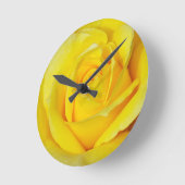 Beautiful yellow rose petals runde wanduhr (Winkel)