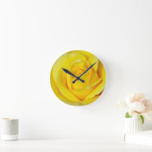 Beautiful yellow rose petals runde wanduhr (Zuhause)