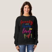 Beauty plus brains but loves elf sweatshirt (Vorne ganz)