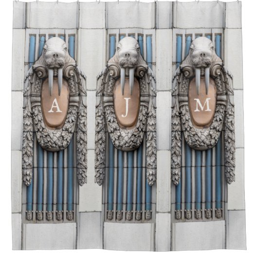 Beaux Arts Walrus Skulptur Custom Monogram Duschvorhang (Vorderseite)