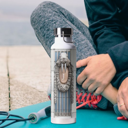 Beaux Arts Walrus Skulptur Custom Monogram Trinkflasche