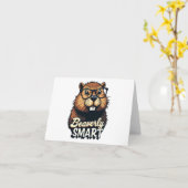 Beaversmart - Funny Beaver mit Brillen Graphic Karte (Gelbe Blume)