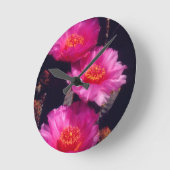 Beavertail Cactus Flowers 2 Runde Wanduhr (Winkel)