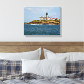 Beavertail Leuchtturm, Rhode Island Wrapped Canvas Leinwanddruck (Insitu (Schlafzimmer))