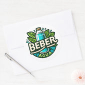 Beber agua runder aufkleber (Umschlag)