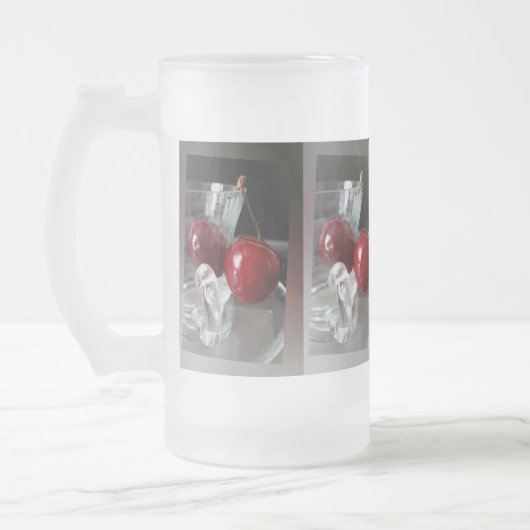 Becher mit Kirschen Mattglas Bierglas (Links)