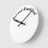 Bed and Breakfast Runde Wanduhr (Winkel)