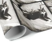 Bed Stealing Lucy Geschenkpapier (Rolleneckpunkt)