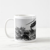 Bedeutenden Crandalls UH-1D Hubschrauber im Kaffeetasse (Links)